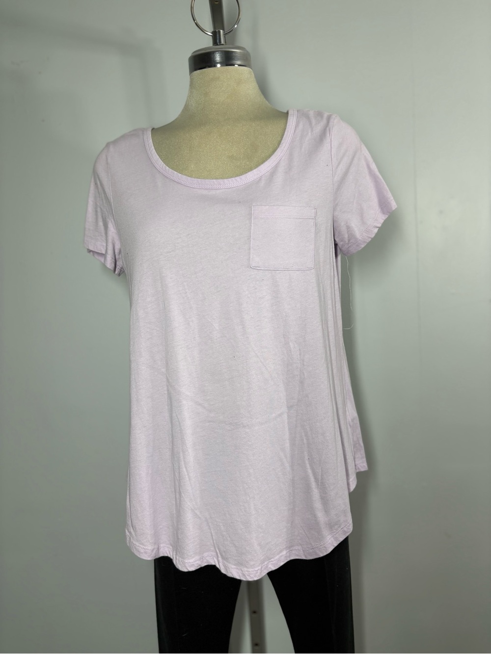Studio Scoop Neck Pocket Tee - Pale Lavender
